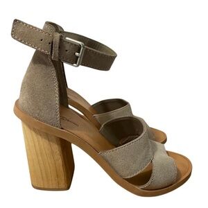 Treasure & Bond Taupe Suede Wood Block Heel Women 7 Boho Chic Sandal Coastal